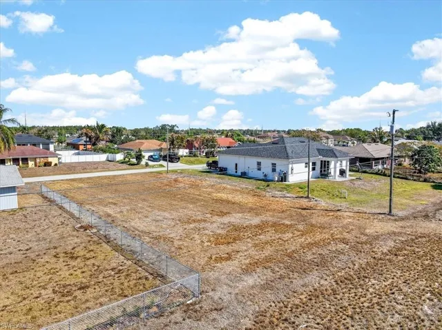 View of yard featuring a residential view