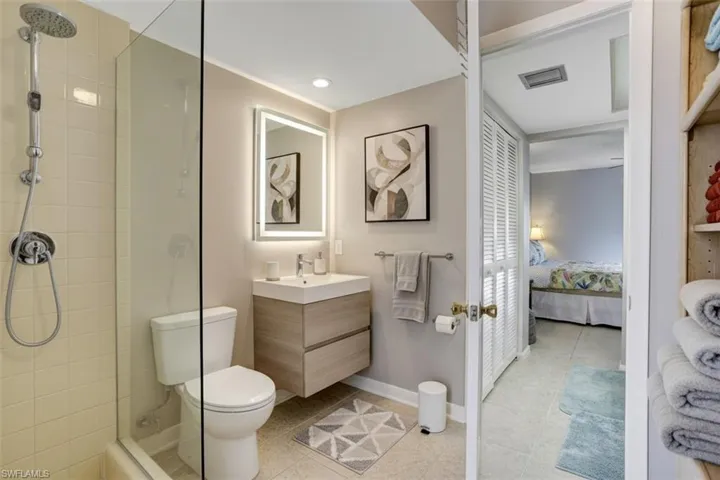 355-Palm-Dr-732-Naples-FL-virtual-staged-bathroom