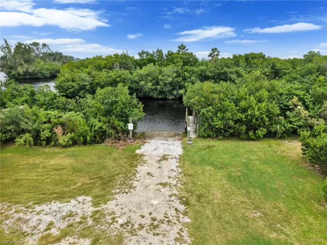 2333 Westwood Rd, North Fort Myers, Florida 33917