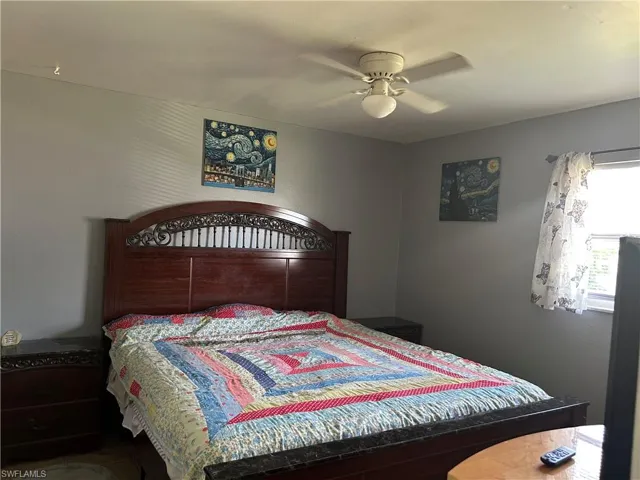 Guest bedroom #1  with ceiling fan