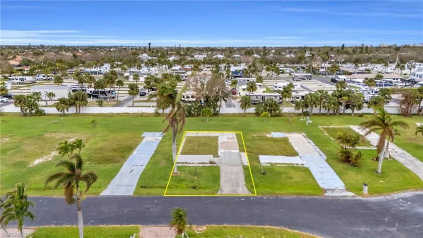 144  Raintree  LN, Fort Myers, FL 33908