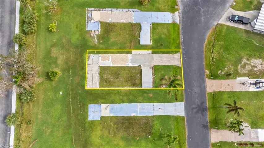 144  Raintree  LN, Fort Myers, FL 33908