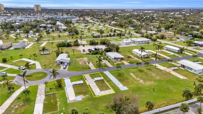 144  Raintree  LN, Fort Myers, FL 33908