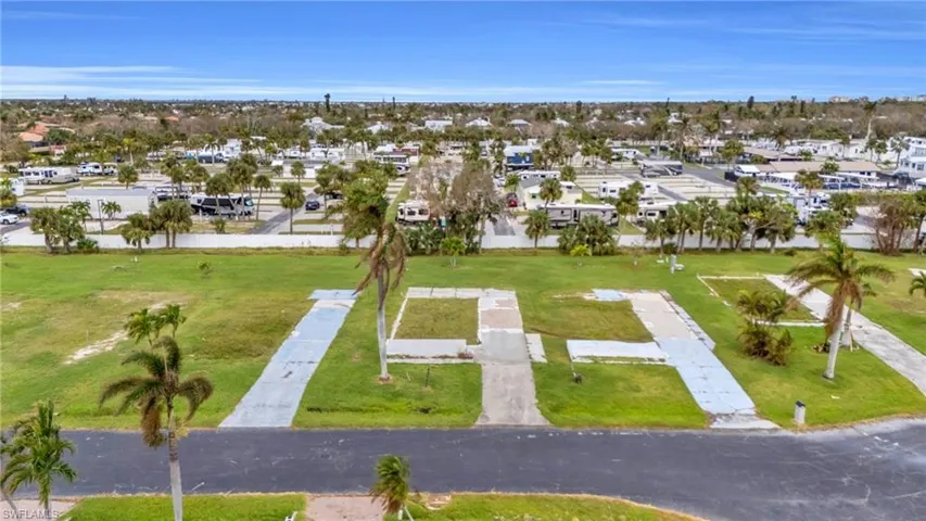 144  Raintree  LN, Fort Myers, FL 33908