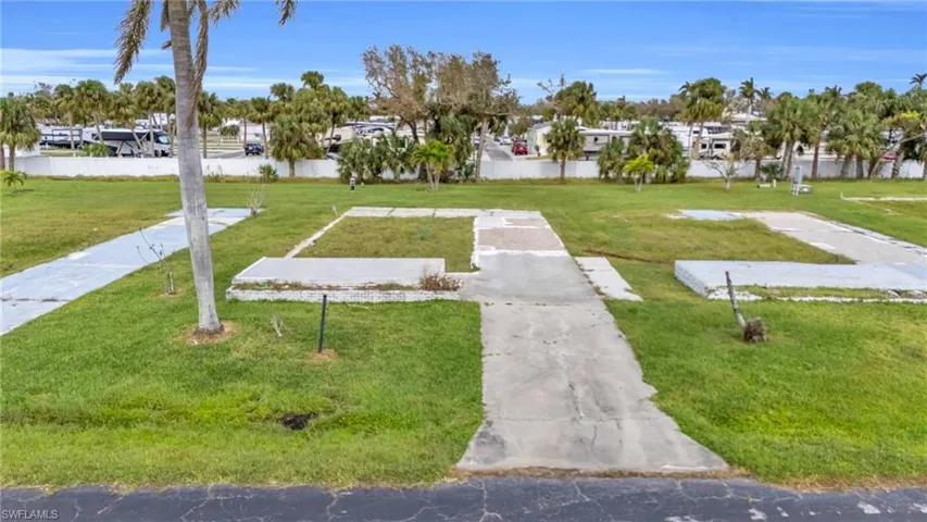 144  Raintree  LN, Fort Myers, FL 33908