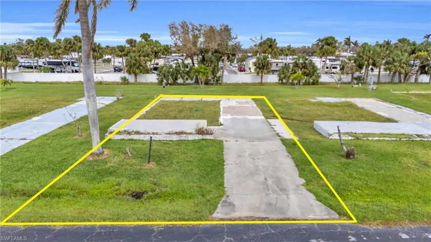 144  Raintree  LN, Fort Myers, FL 33908