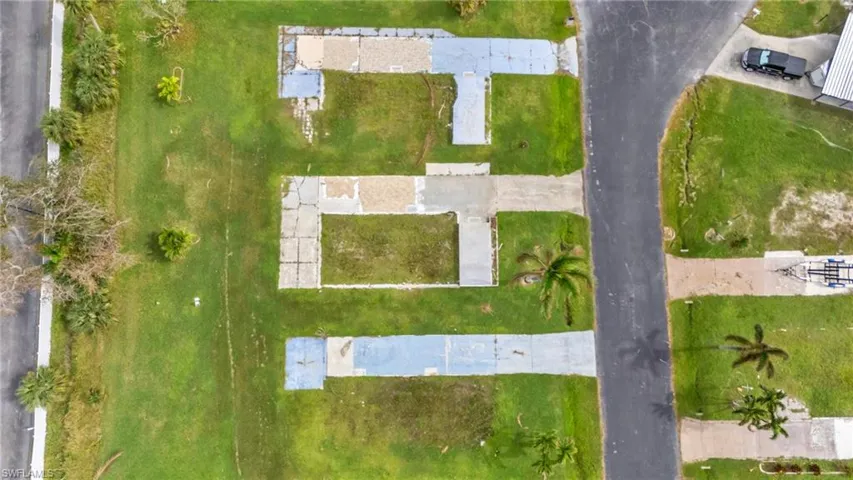 144  Raintree  LN, Fort Myers, FL 33908