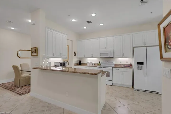 6502 Monterey Pt 102, Naples, Florida 34105
