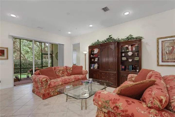 6502 Monterey Pt 102, Naples, Florida 34105