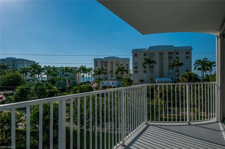 1300 Gulf Shore Blvd N 406, Naples, Florida 34102