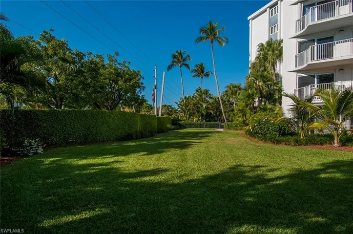 1300 Gulf Shore Blvd N 406, Naples, Florida 34102
