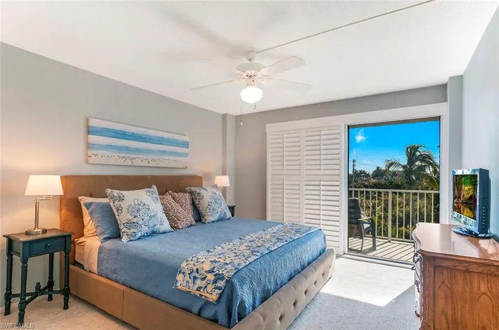 1300 Gulf Shore Blvd N 406, Naples, Florida 34102