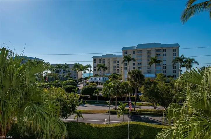 1300 Gulf Shore Blvd N 406, Naples, Florida 34102