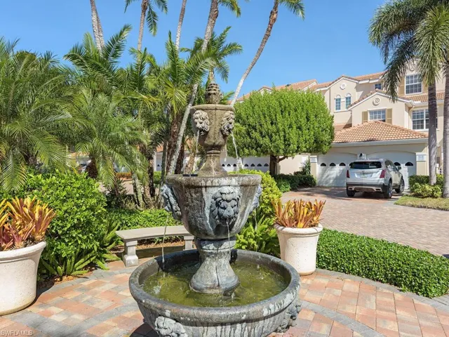 8405 Excalibur Cir D9, Naples, Florida 34108