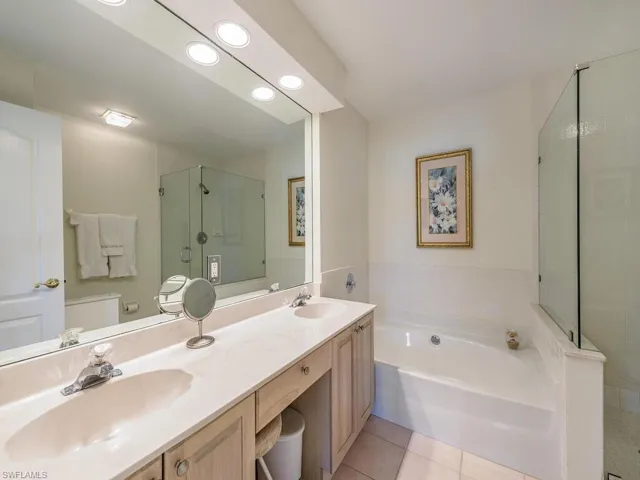 8405 Excalibur Cir D9, Naples, Florida 34108