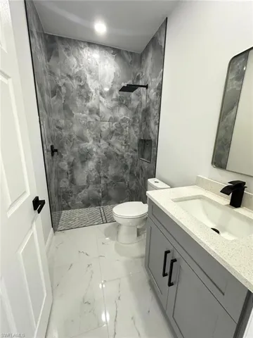 2528 NE 5th  PL, Cape Coral, FL 33909