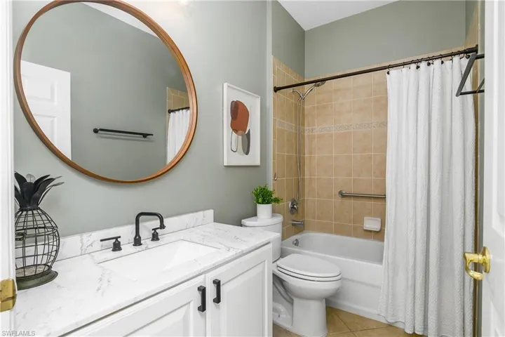 Bathroom 3, downstairs