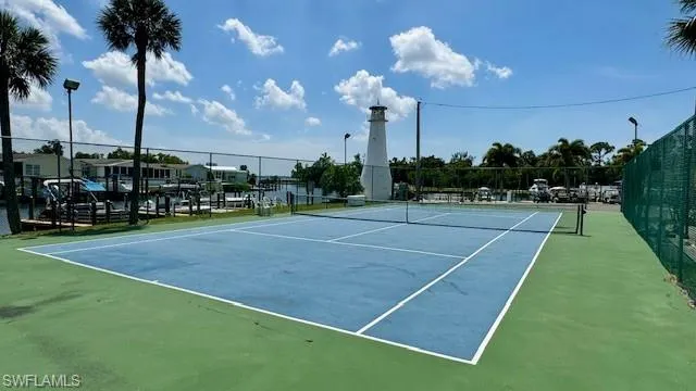 Tennis/Basketball