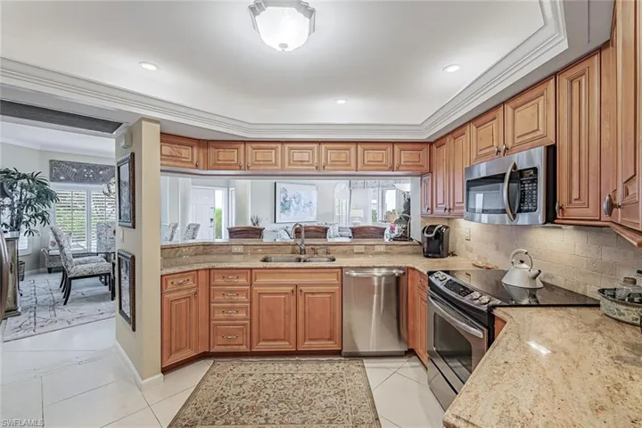 8471  Abbington  CIR, Naples, FL 34108