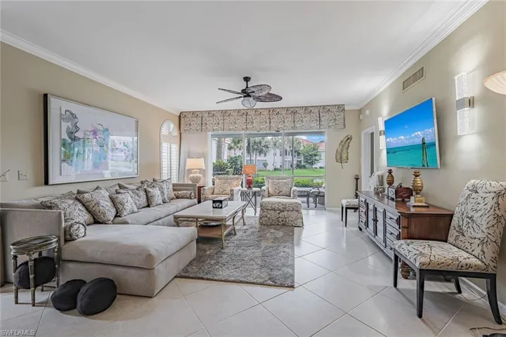8471  Abbington  CIR, Naples, FL 34108