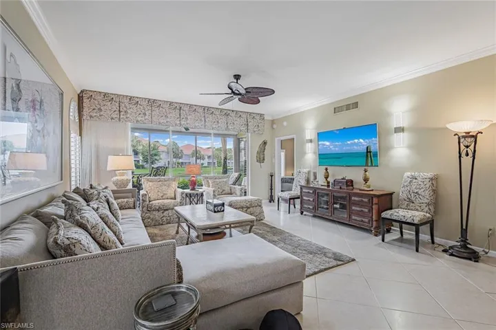 8471  Abbington  CIR, Naples, FL 34108