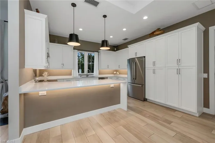 GUEST HOUSE - Kitchen