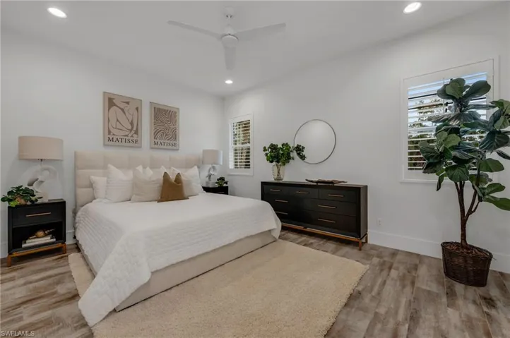 MAIN HOUSE - Bedroom 2