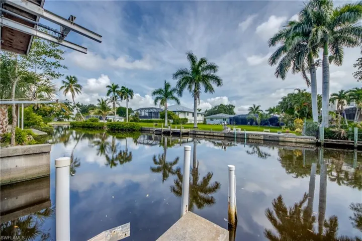 787 Overriver Dr, North Fort Myers, Florida 33903