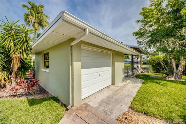 787 Overriver Dr, North Fort Myers, Florida 33903