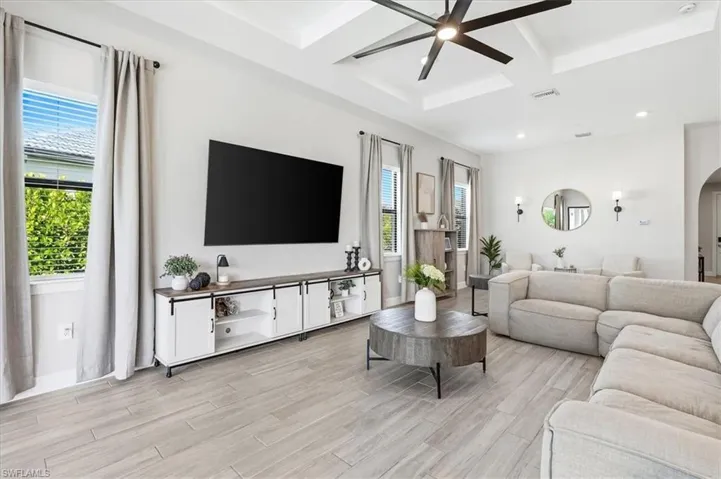 9831 Everglades Dr, Naples, Florida 34120