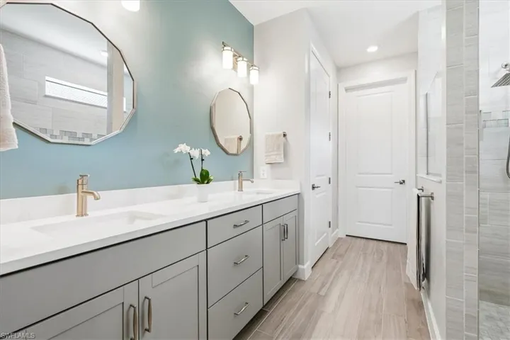 9831 Everglades Dr, Naples, Florida 34120