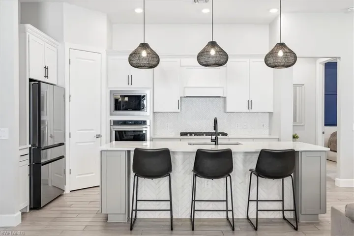 9831 Everglades Dr, Naples, Florida 34120