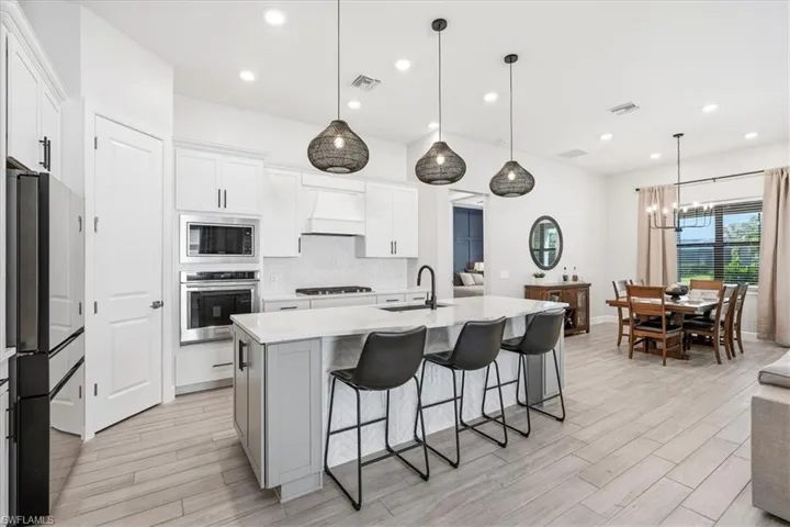 9831 Everglades Dr, Naples, Florida 34120