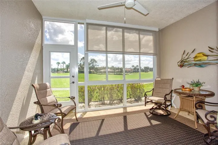 Sunroom / solarium with ceiling fan