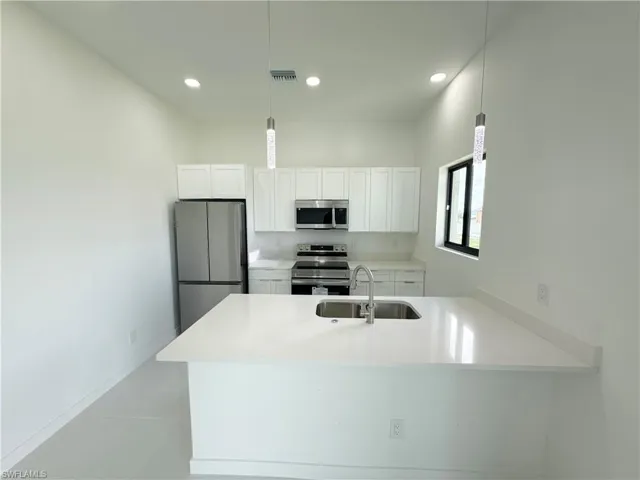 4332 Nw 32nd St, Cape Coral, Florida 33993