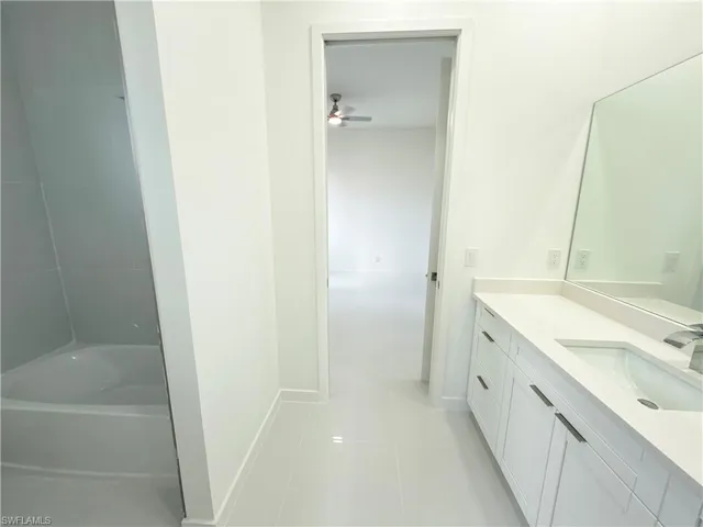 4332 Nw 32nd St, Cape Coral, Florida 33993