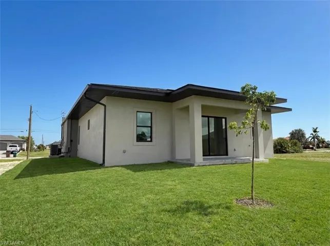 4332 Nw 32nd St, Cape Coral, Florida 33993