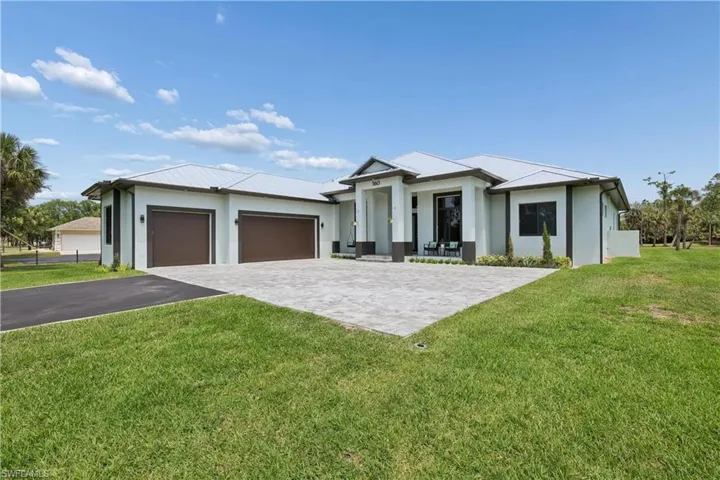 360 13th St Sw, Naples, Florida 34117