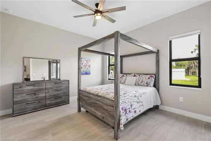 360 13th St Sw, Naples, Florida 34117