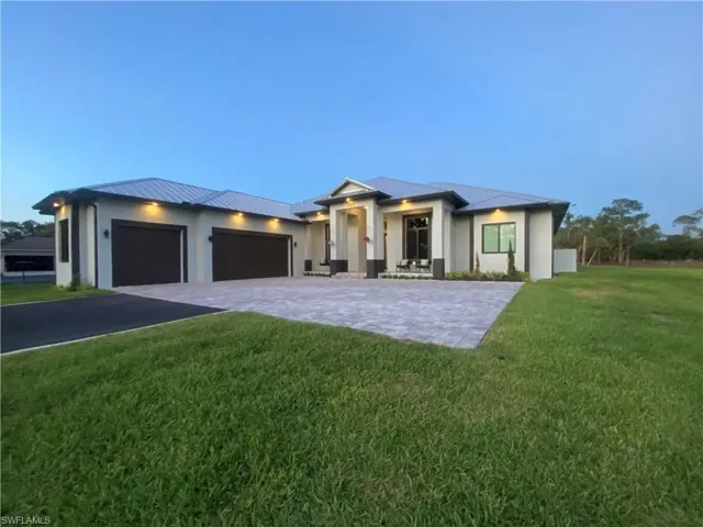 360 13th St Sw, Naples, Florida 34117