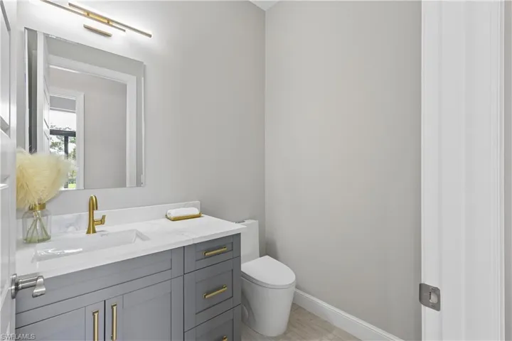 360 13th St Sw, Naples, Florida 34117