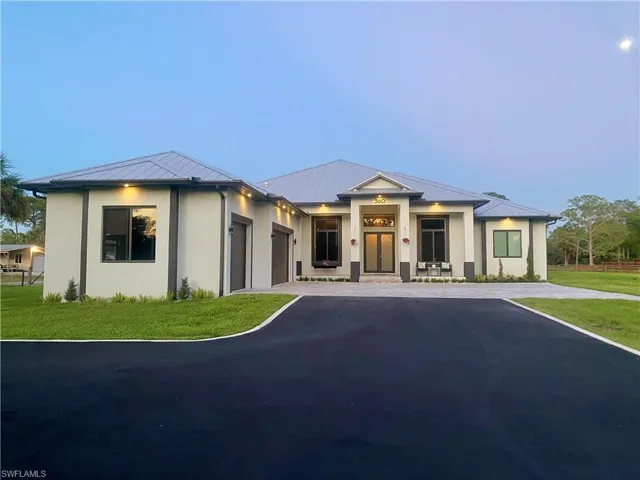 360 13th St Sw, Naples, Florida 34117