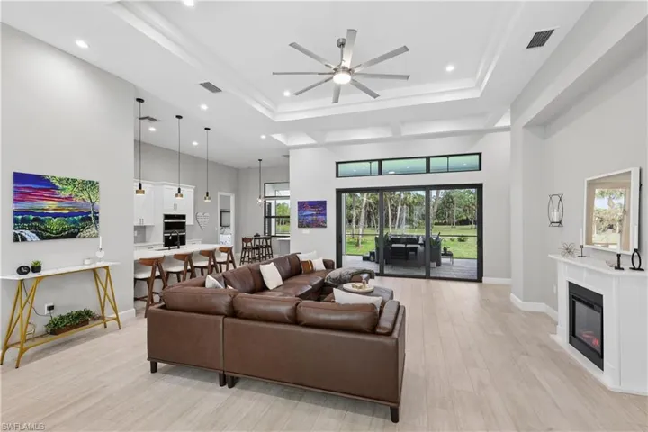 360 13th St Sw, Naples, Florida 34117