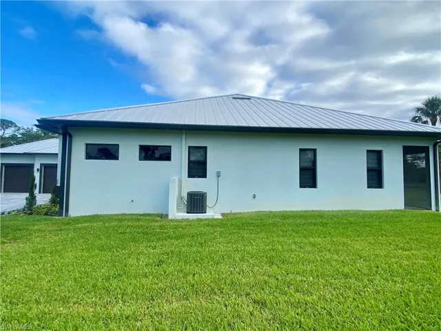 360 13th St Sw, Naples, Florida 34117