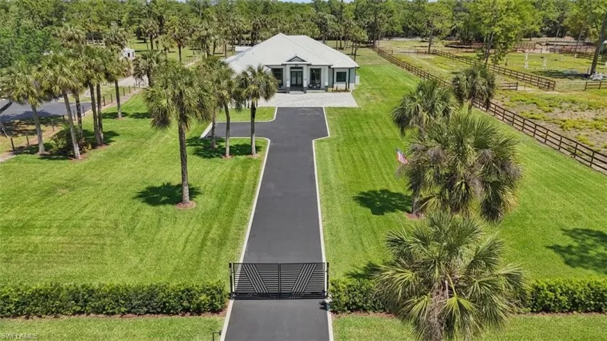 360 13th St Sw, Naples, Florida 34117