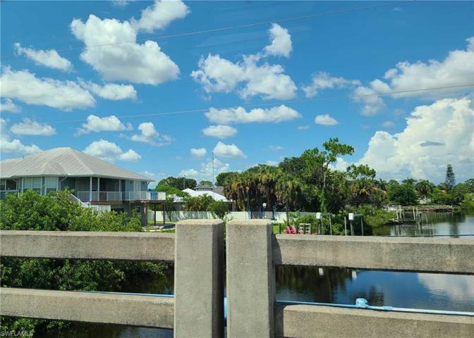 1217 & 1225  Beekman  CIR, PORT CHARLOTTE, FL 33953