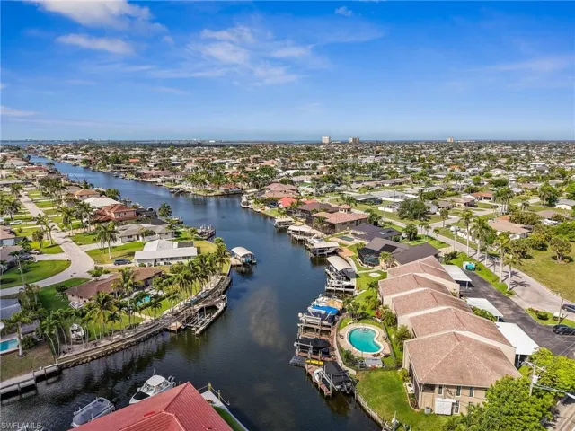 on the 200 Foot Direct Access San Carlos Canal with a short boat ride to open water!