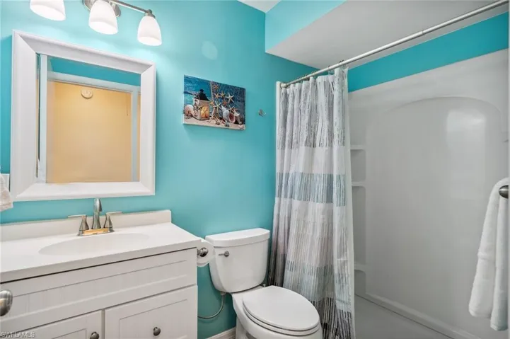 Main Upstairs Bathroom