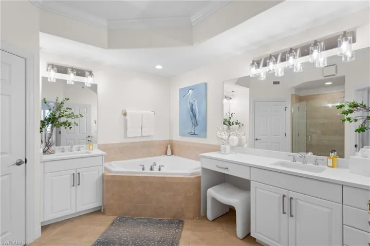 8775  Coastline  CT, Naples, FL 34120