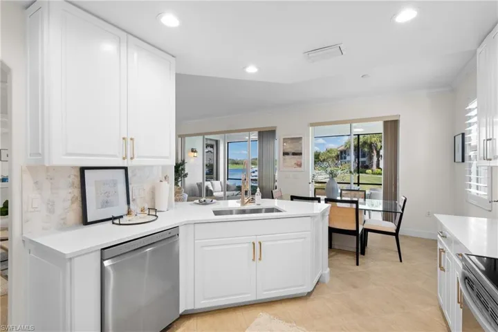 8775  Coastline  CT, Naples, FL 34120